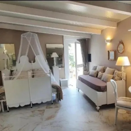 A Due Passi Dal Mare *